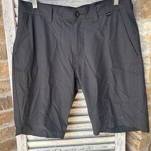 TravisMathew Shorts Mens 32 Stretch Performance Golf Casual Polyester Spandex